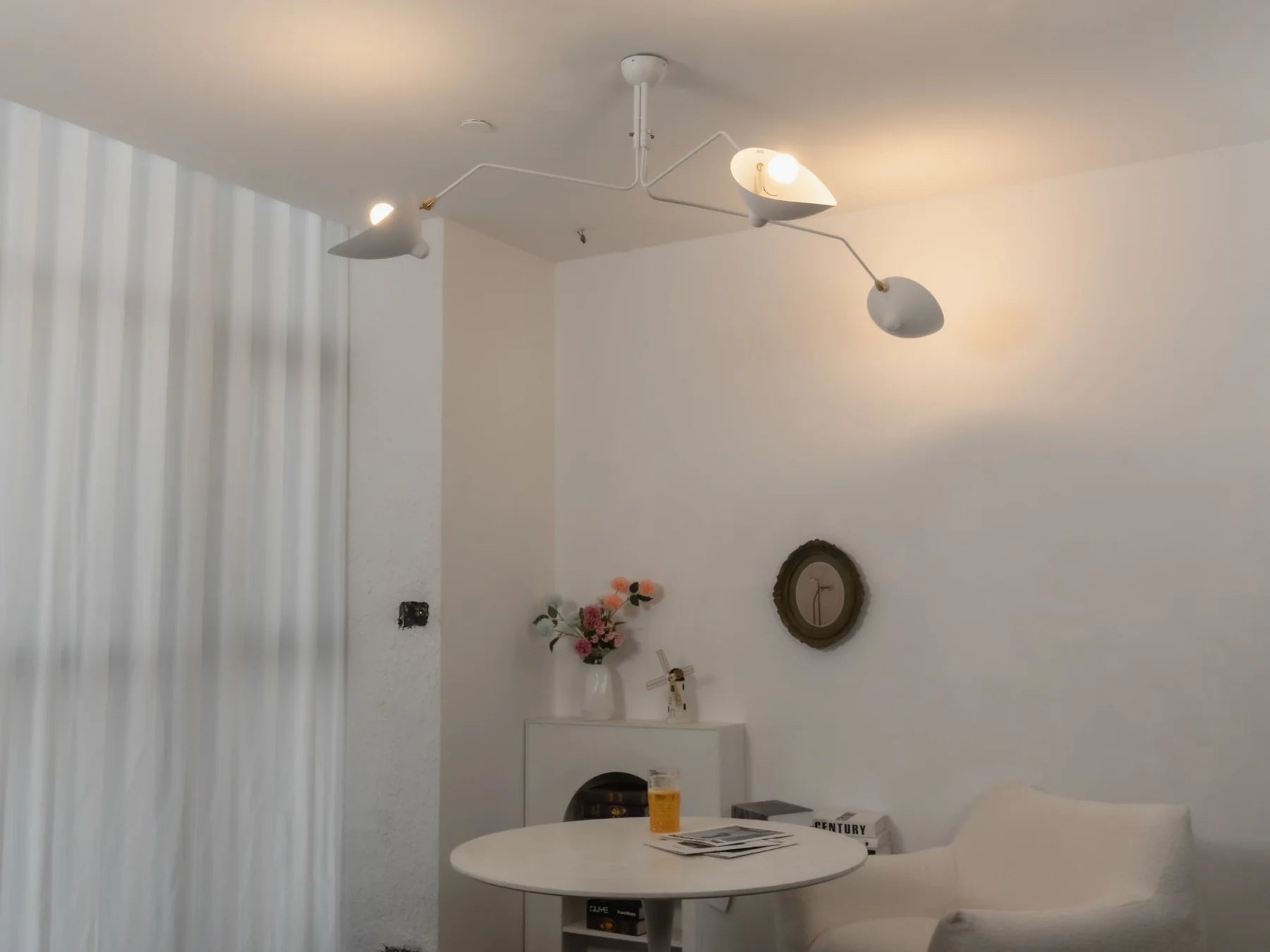 Plafonnier Design Multi-Bras Sculptural Noir & Blanc pour Salon & Salle à Manger | PIEUVRE™