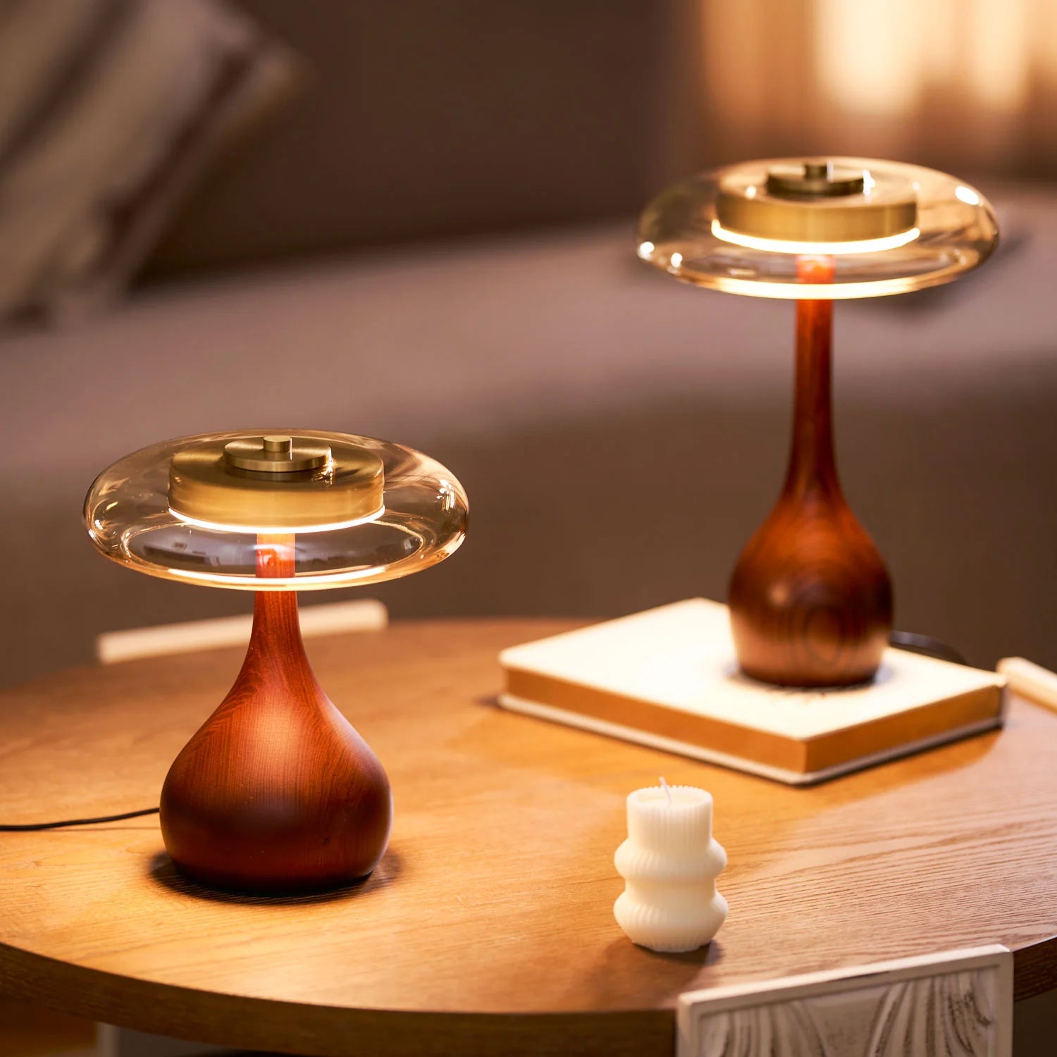 Lampe de Chevet Dôme en Verre & Pied en Bois Style Rétro | CALICE™
