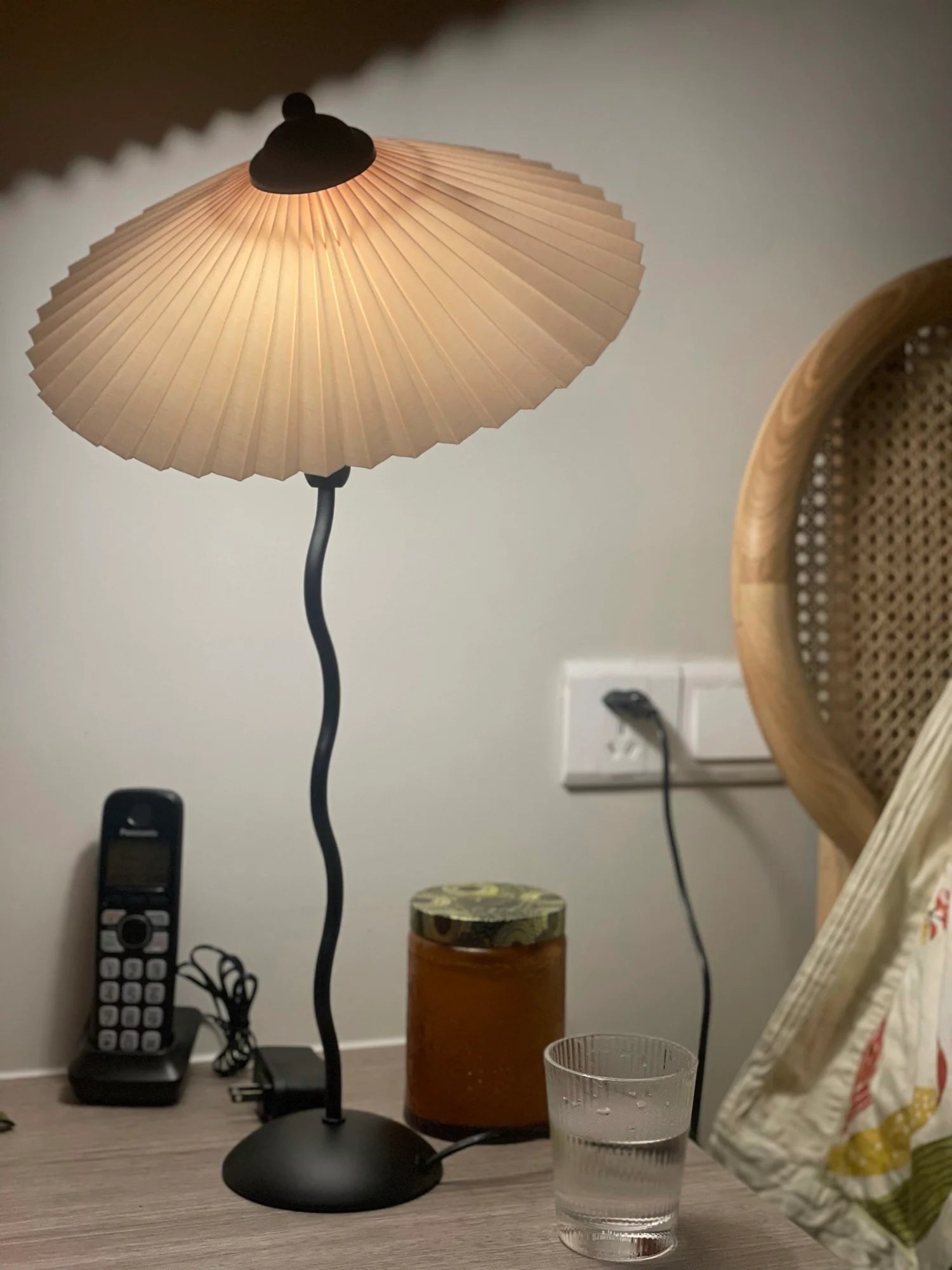 Lampe de Table Abat-jour Plissé & Pied Ondulé — Lampe Rétro Style Nordique | PLISSÉ™