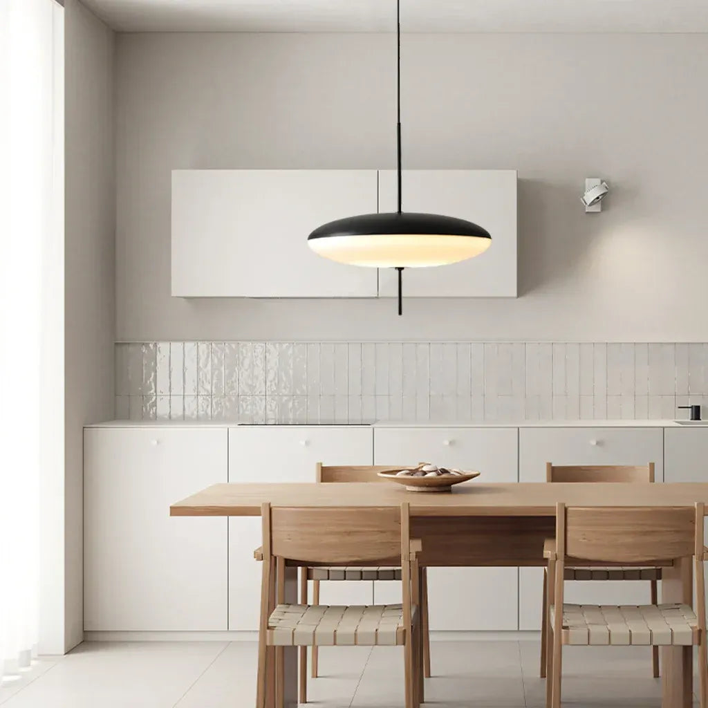 Suspension Design Soucoupe en Opaline et Métal — L'ORBITA™