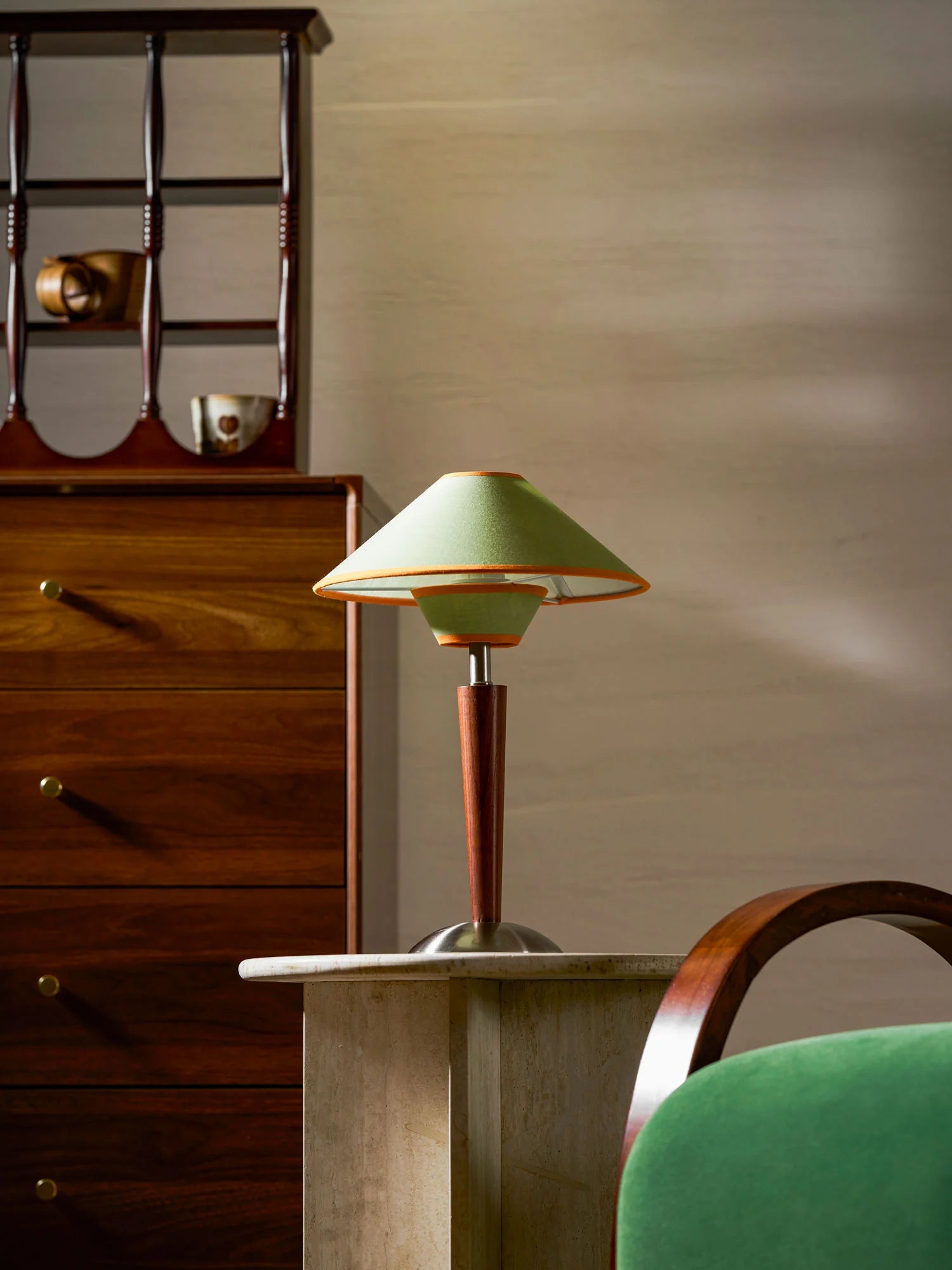 Lampe de Chevet Noyer Massif & Abat-jour Conique en Tissu | NOISETTE™