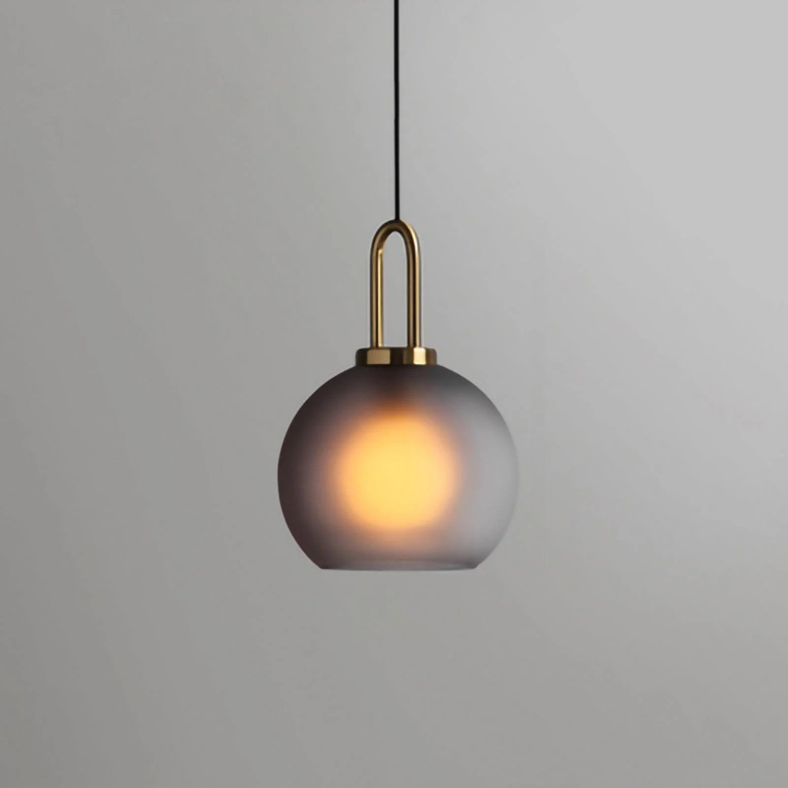 Suspension Boule en Verre Soufflé — Lustre Style Nordique | FLACON™