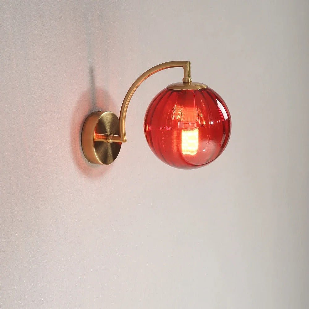 Applique Murale Globe en Verre Teinté et Laiton — Orientable | VOLUTE™ - Lampes Design