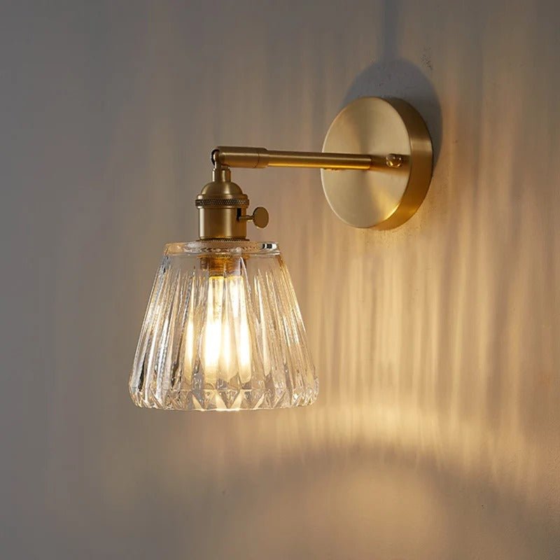Applique Murale Vintage en Laiton et Verre Cannelé — Style Atelier Rétro | ODEON™ - Lampes Design