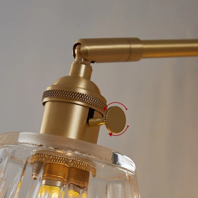 Applique Murale Vintage en Laiton et Verre Cannelé — Style Atelier Rétro | ODEON™ - Lampes Design