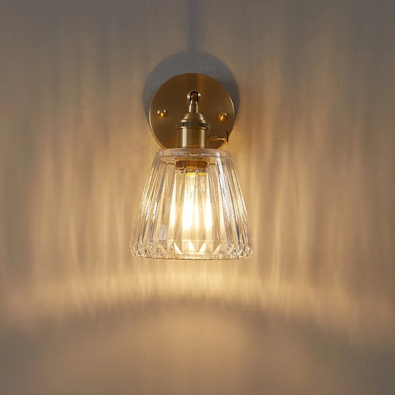 Applique Murale Vintage en Laiton et Verre Cannelé — Style Atelier Rétro | ODEON™ - Lampes Design