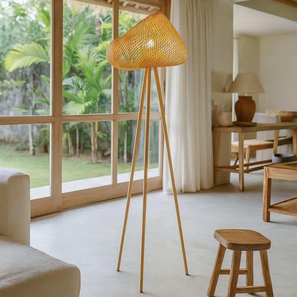 Lampadaire Trépied en Rotin Artisanal ROTINA – Design Bohème pour Salon ou Chambre - Lampes Design