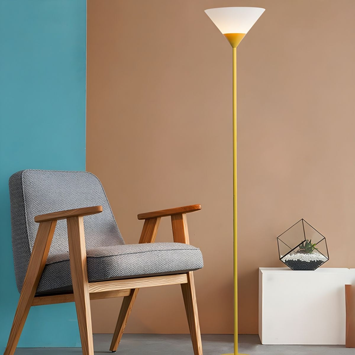 Lampadaire Rétro-Scandinave en Métal et Acrylique — L'ALBA™