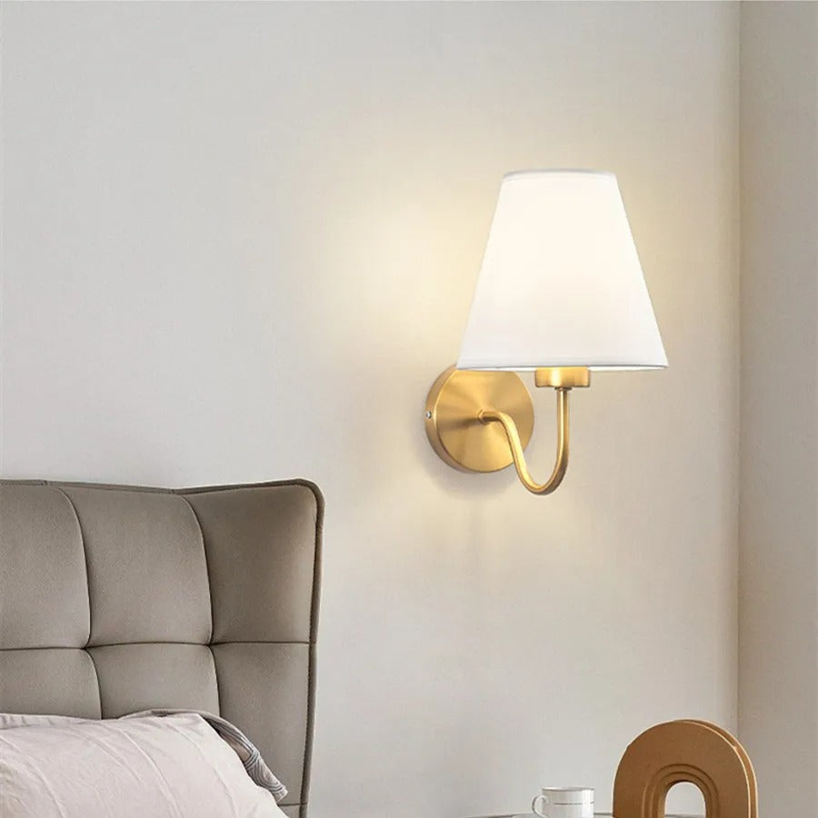 Applique Murale Classique à Abat-Jour en Tissu Blanc — Style Rétro Chic | HAUSSMANN™