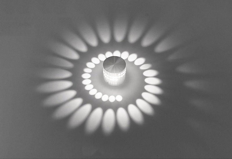 plafonnier LED orientable Glow Path en métal nickel avec lumière RGB ou blanche