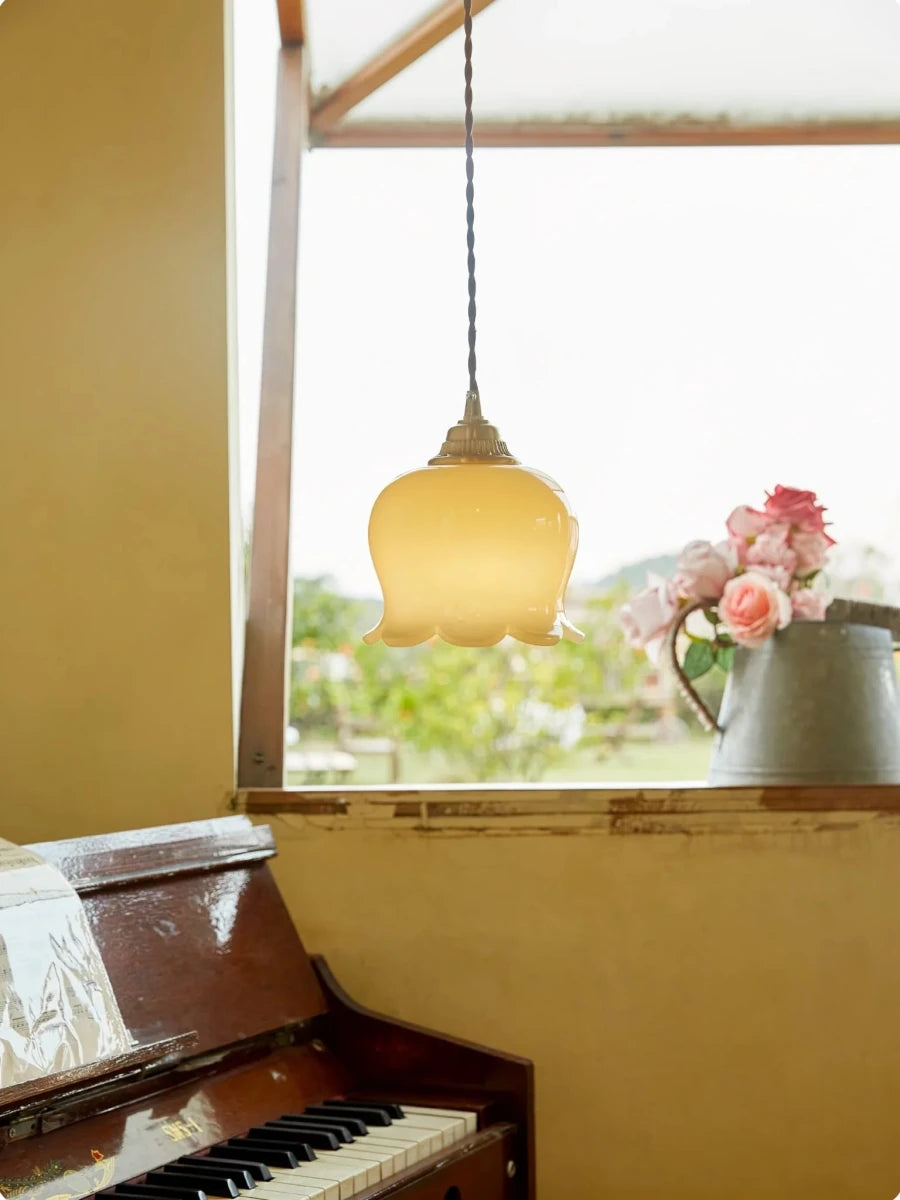 Suspension Fleur Crème Vintage — Petit Lustre Style Américain | CAMÉLIA™ - Lampes Design